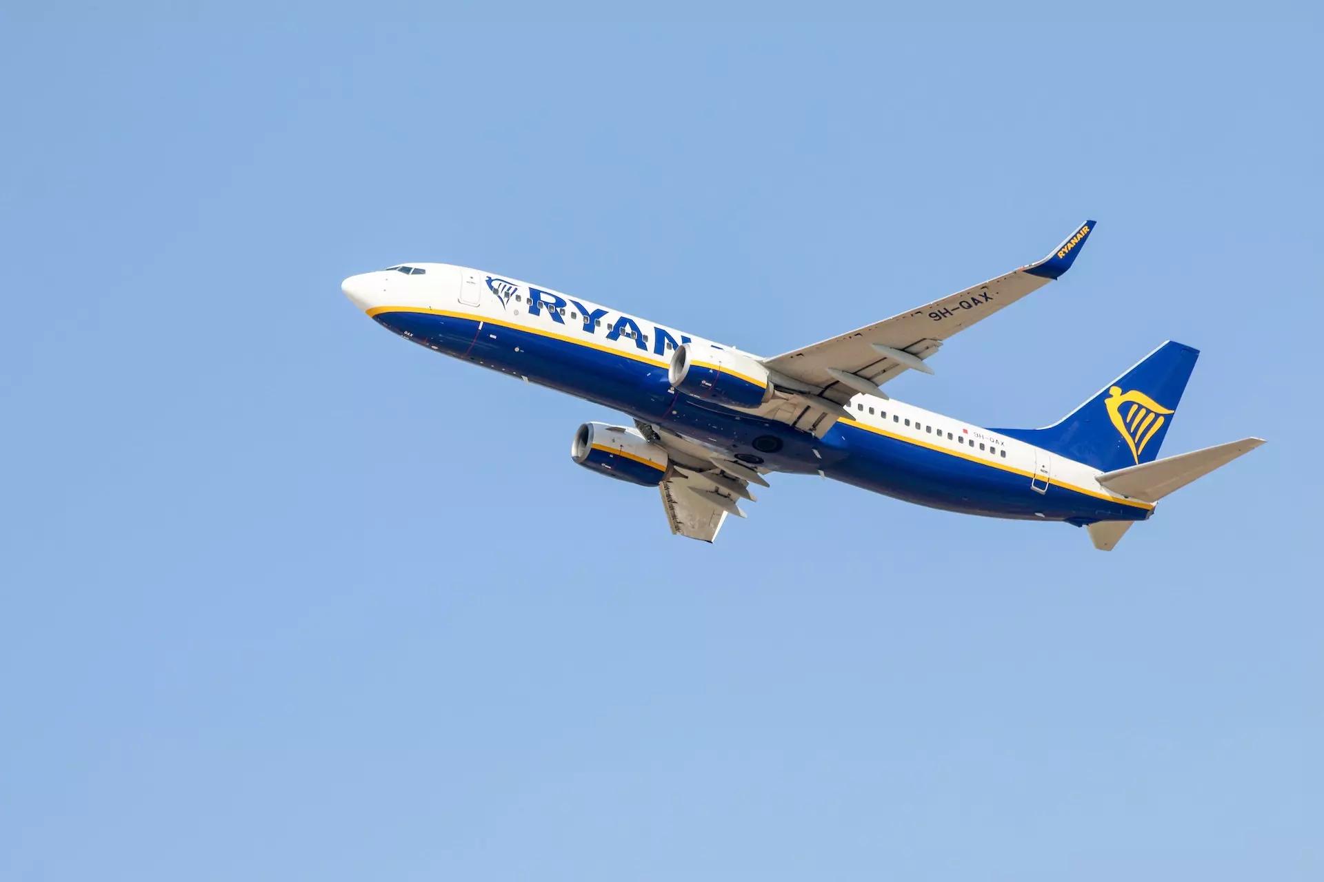 Ryanair facture 90€ pour 2 pâtisseries à des passagers