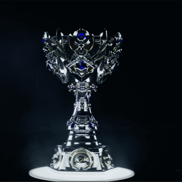 Riot Games fête les 15 ans de LoL Esports aux Worlds 2025 : retour de la coupe de l’invocateur et show musical XXL
